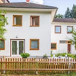 Gabriela Portschach am Woerthersee