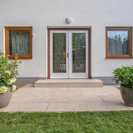 Guest house Gabriela Boutique In Poertschach 3*